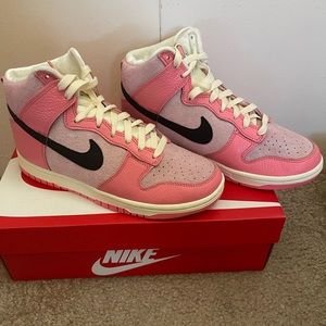 Nike Dunk High Hoops Pink